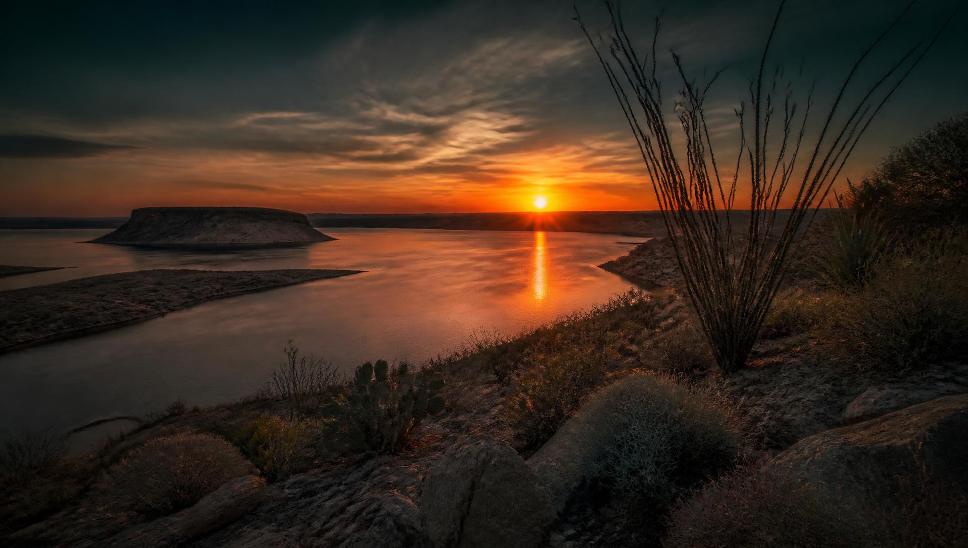 Atardecer en la Presa de la Amistad, Ciudad Acuña